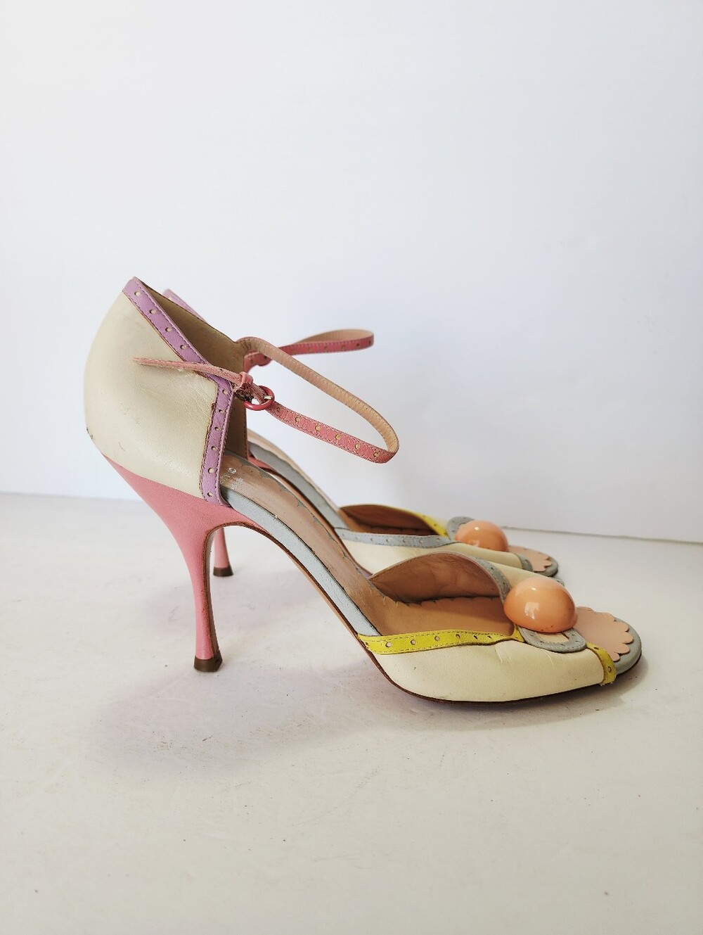 Vintage Moschino Cream Peep-Toe Heels with Pink Accents Size 40.5 - Picture 4 of 10